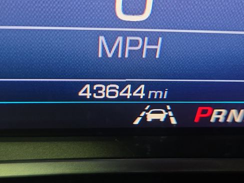 Used 2020 Chevrolet Equinox LT w/ LPO, Floor Liner Package image 17