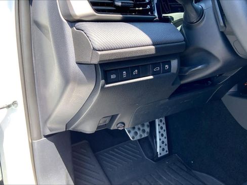 Used 2026 Toyota Camry SE FWD image 35