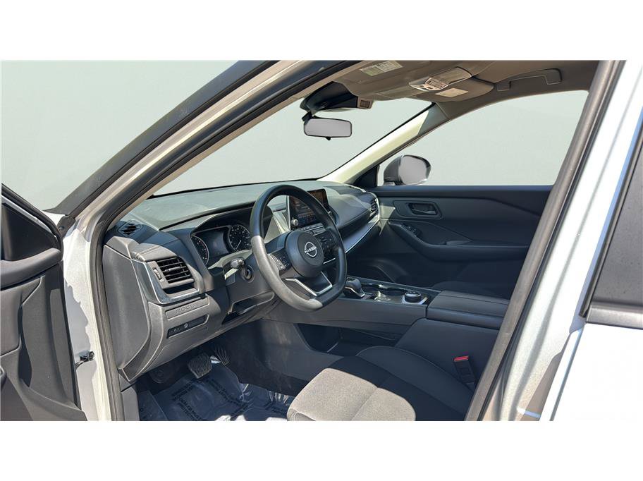 Used 2024 Nissan Rogue S AWD/4WD image 9