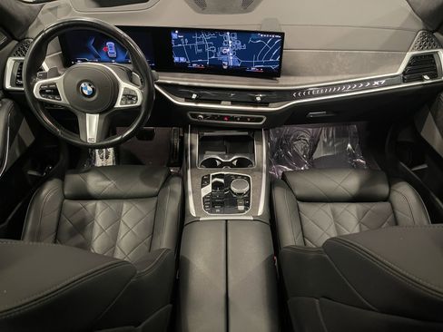 Used 2023 BMW X7 xDrive40i w/ M Sport Package image 17