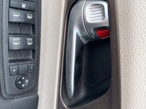 Used 2018 Chrysler Pacifica Touring Plus w/ Tire & Wheel Group image 21