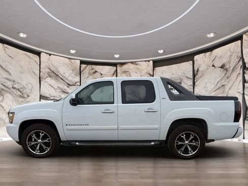 Used 2007 Chevrolet Avalanche LT w/ LT Preferred Equipment Group image 5