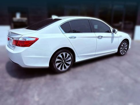 Used 2014 Honda Accord Hybrid Sedan image 5