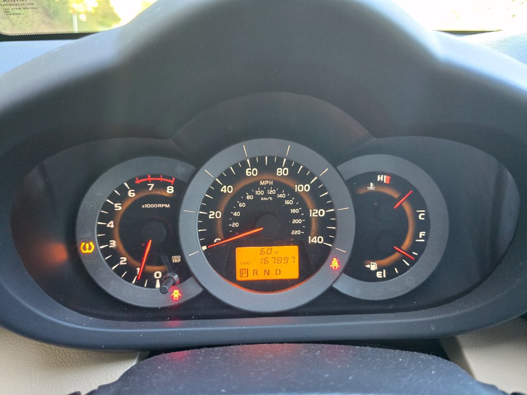 Used 2012 Toyota RAV4 FWD w/ Upgrade Value Pkg image 17