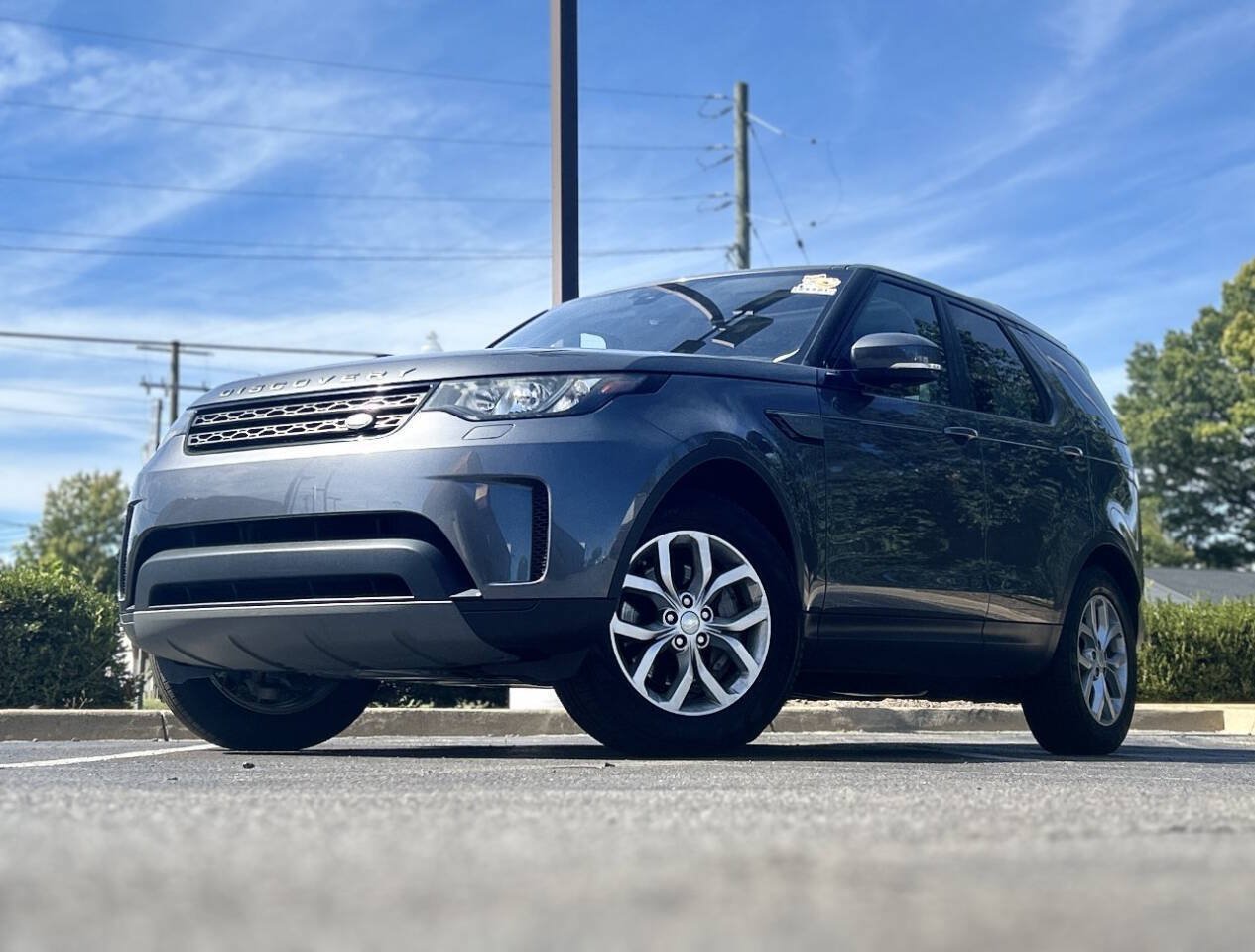 Used 2018 Land Rover Discovery SE AWD/4WD image 1
