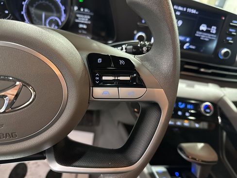 Used 2021 Hyundai Elantra Blue image 20