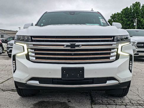 Used 2022 Chevrolet Suburban High Country w/ Max Trailering Package AWD/4WD image 2