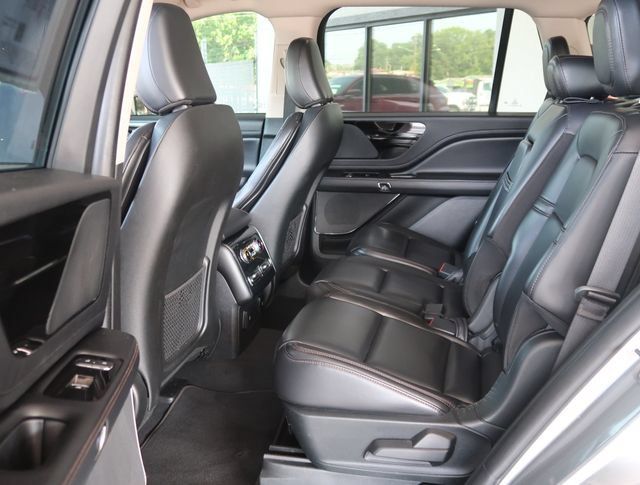 Used 2021 Lincoln Aviator AWD image 33