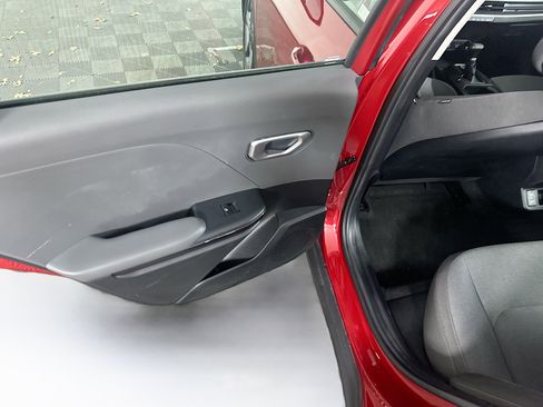 Used 2025 Kia K4 LXS image 25