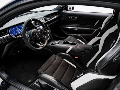 Used 2021 Ford Mustang Shelby GT500 w/ Carbon Fiber Track Pack image 48