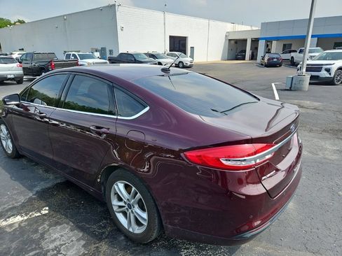 Used 2018 Ford Fusion SE w/ Fusion SE Technology Package FWD image 8