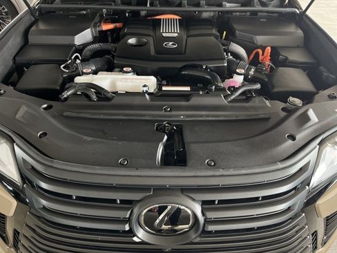 Certified 2025 Lexus LX 700h Overtrail AWD/4WD image 25