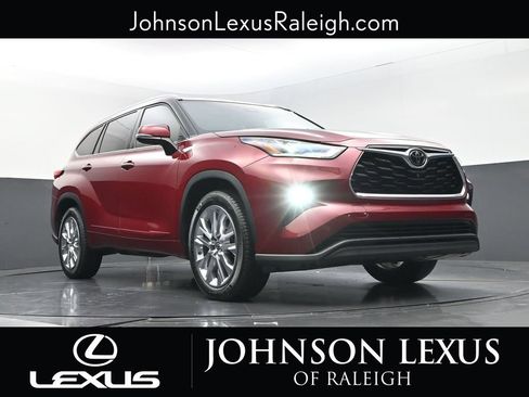 Used 2020 Toyota Highlander Limited FWD image 16