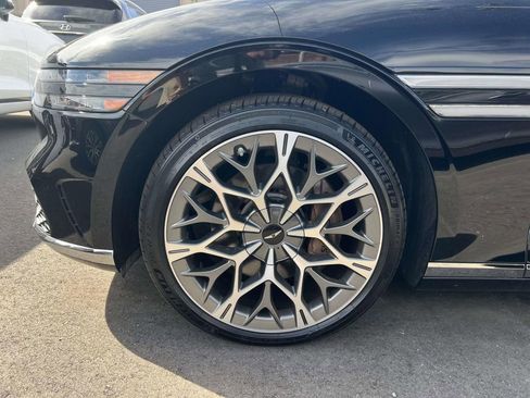 Certified 2023 Genesis G90 3.5T image 8