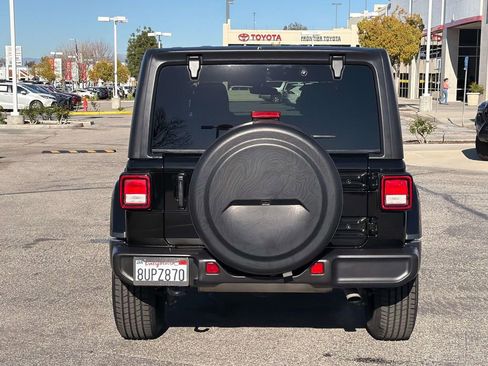 Used 2021 Jeep Wrangler Unlimited Sahara image 4