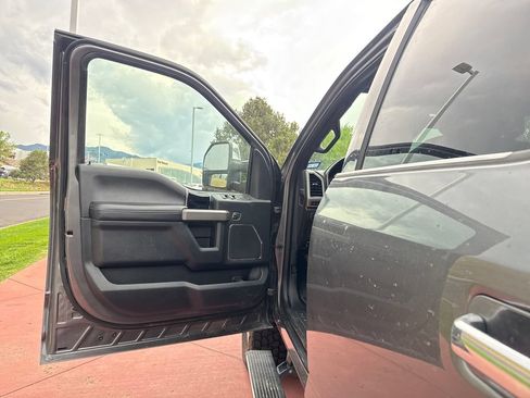 Used 2022 Ford F250 Platinum AWD/4WD image 10