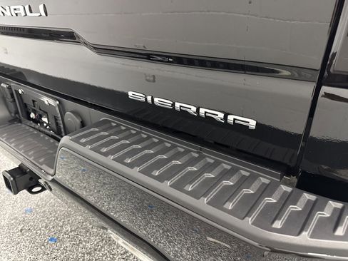 Used 2025 GMC Sierra 1500 Denali Ultimate image 29