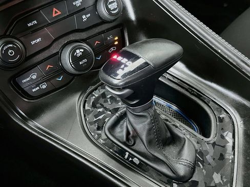 Used 2018 Dodge Challenger SXT RWD image 20