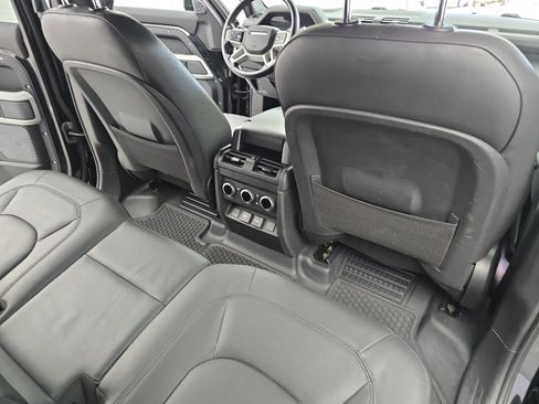 Used 2024 Land Rover Defender 110 SE image 11