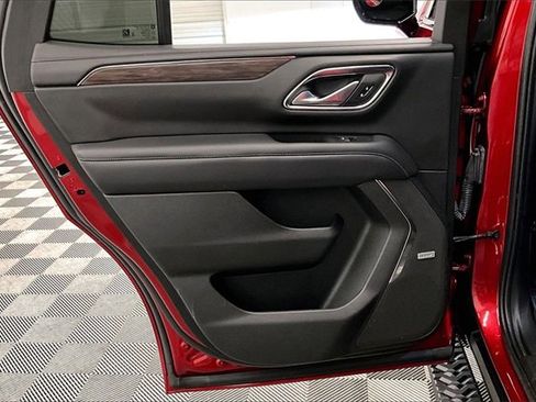 Used 2021 Chevrolet Tahoe Z71 image 18