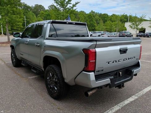 Used 2024 Toyota Tacoma SR5 AWD/4WD image 6