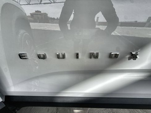 Used 2025 Chevrolet Equinox LT FWD image 24