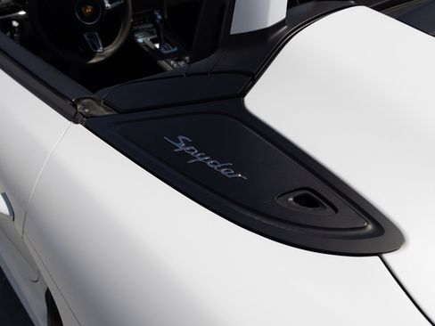 Used 2021 Porsche 718 Boxster Spyder RWD image 38