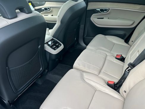 New 2026 Volvo XC90 B6 Ultra image 10