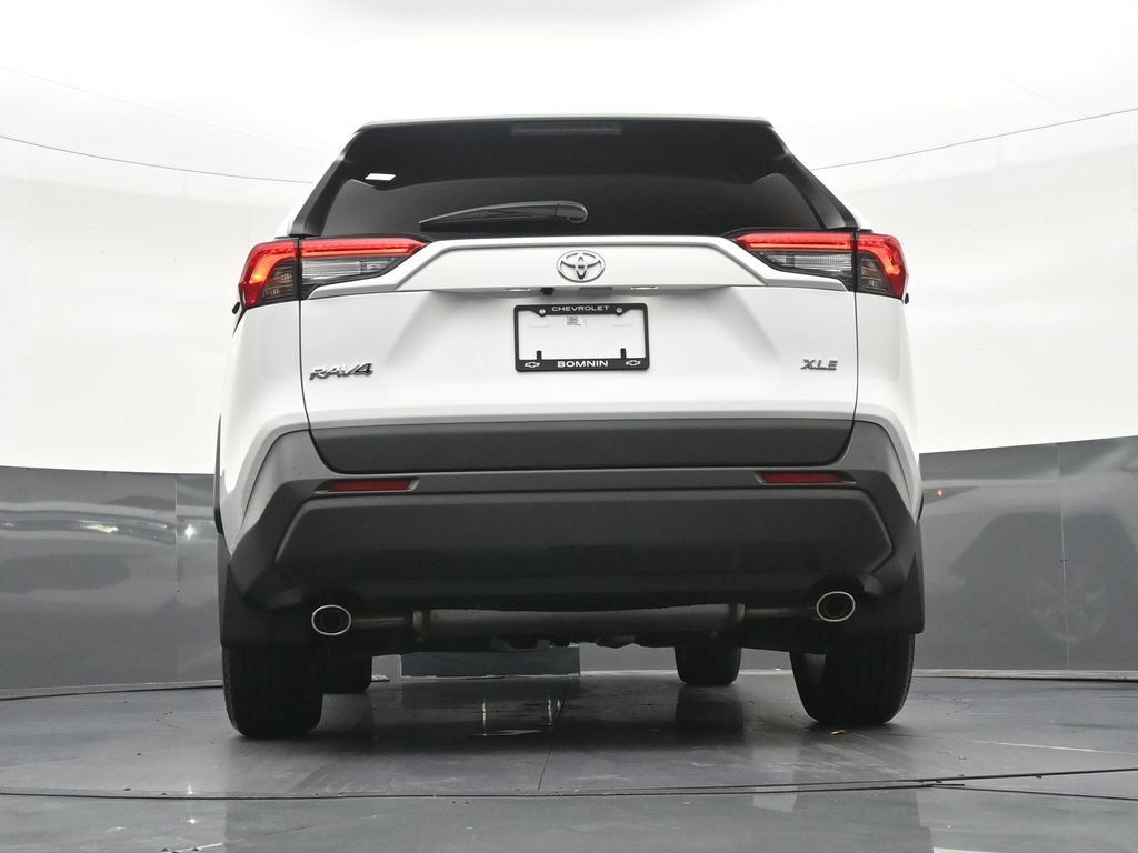 Used 2025 Toyota RAV4 XLE w/ Convenience Package FWD image 26
