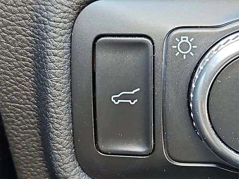 Used 2021 Ford Explorer XLT w/ Equipment Group 202A image 21