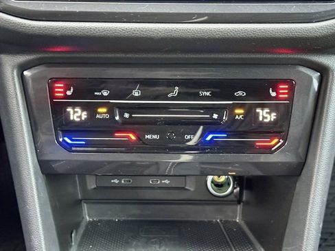 Certified 2024 Volkswagen Tiguan SE R-Line image 29