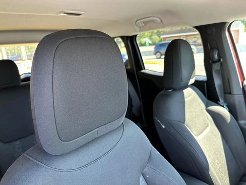 Used 2017 Jeep Renegade Latitude w/ Safety & Security Group AWD/4WD image 36