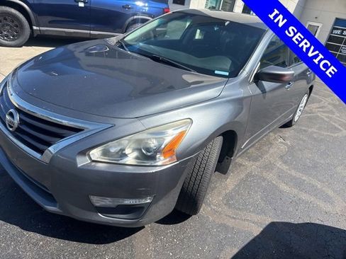 Used 2014 Nissan Altima 2.5 S w/ Display Audio Package image 3