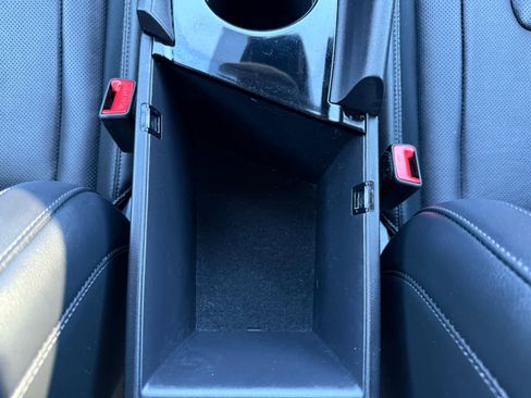 Used 2023 Hyundai Elantra Limited image 25