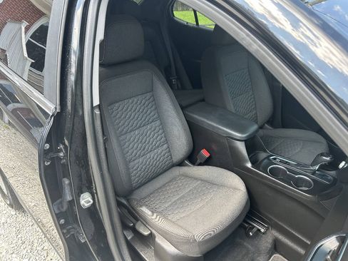 Used 2021 Chevrolet Equinox LT FWD image 19