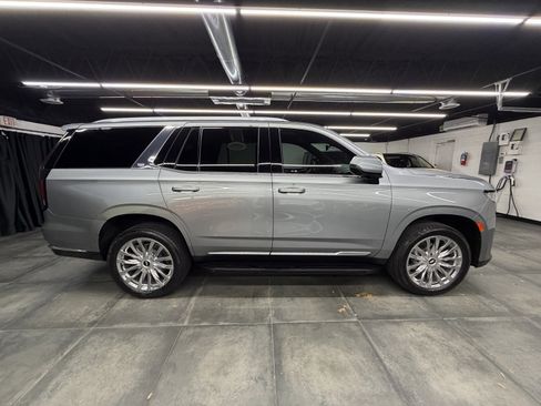 Used 2023 Cadillac Escalade Premium Luxury image 8