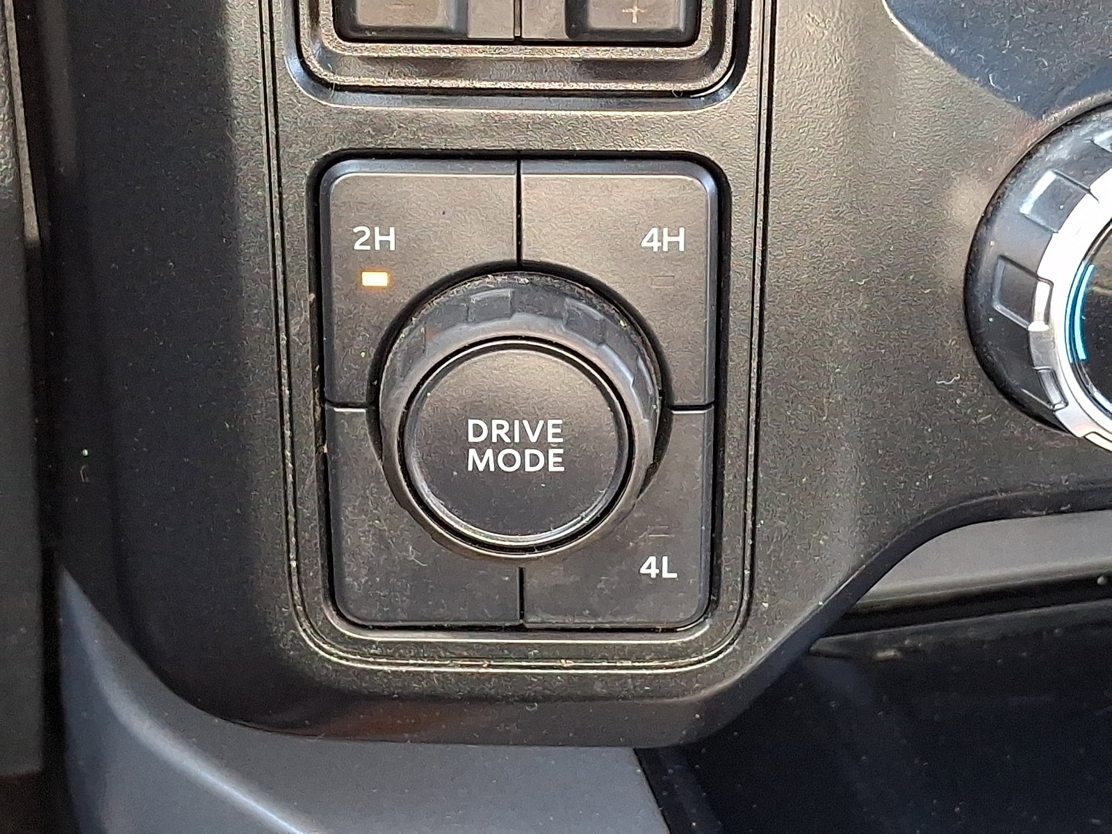 Used 2025 Ford F450 Lariat w/ Lariat Ultimate Package AWD/4WD image 32