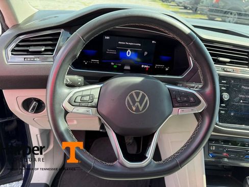 Used 2022 Volkswagen Tiguan SE FWD image 16
