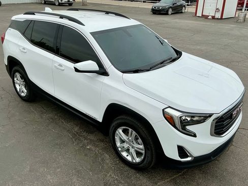 Used 2019 GMC Terrain SLE w/ Driver Convenience Package image 4