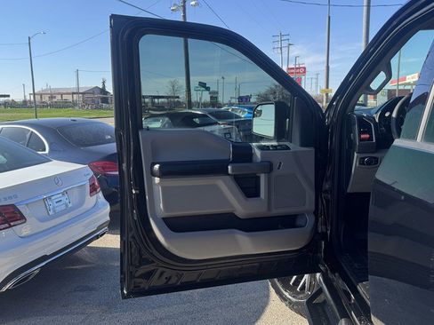 Used 2016 Ford F150 XLT image 14