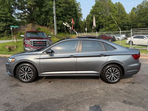 Used 2021 Volkswagen Jetta SE FWD image 4