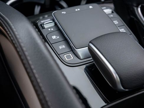 Used 2025 Mercedes-Benz GLE 350 4MATIC image 29