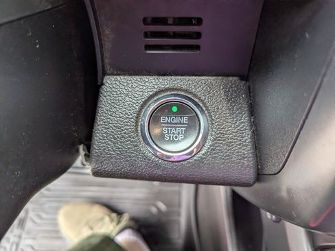 Used 2018 Ford F150 Lariat w/ Equipment Group 502A Luxury AWD/4WD image 19