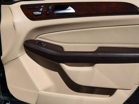 Used 2019 Mercedes-Benz GLS 450 4MATIC image 17