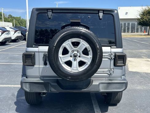 Used 2019 Jeep Wrangler Unlimited Sport S AWD/4WD image 6