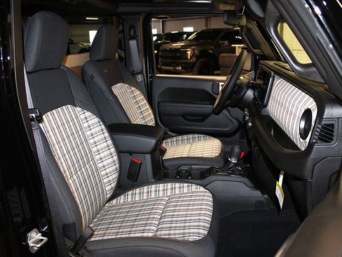 New 2026 Jeep Wrangler Unlimited Sport image 25