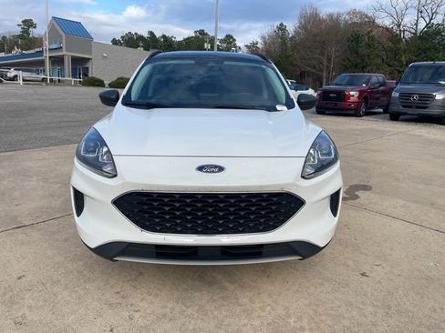 Used 2022 Ford Escape SE w/ Convenience Package image 3