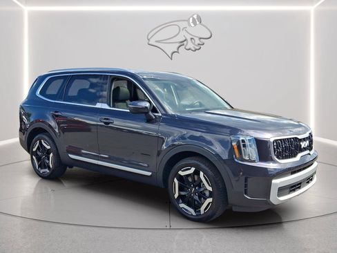 Used 2025 Kia Telluride EX FWD image 6