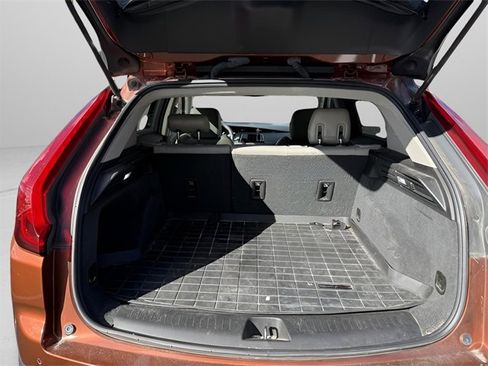 Used 2019 Cadillac XT4 Luxury w/ Cold Weather Package image 9