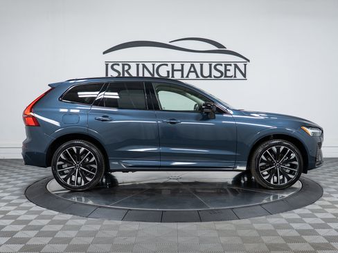 New 2026 Volvo XC60 B5 Ultra w/ Climate Package image 4